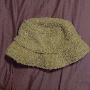 PAMELLS Faux Shearling Bucket Hat